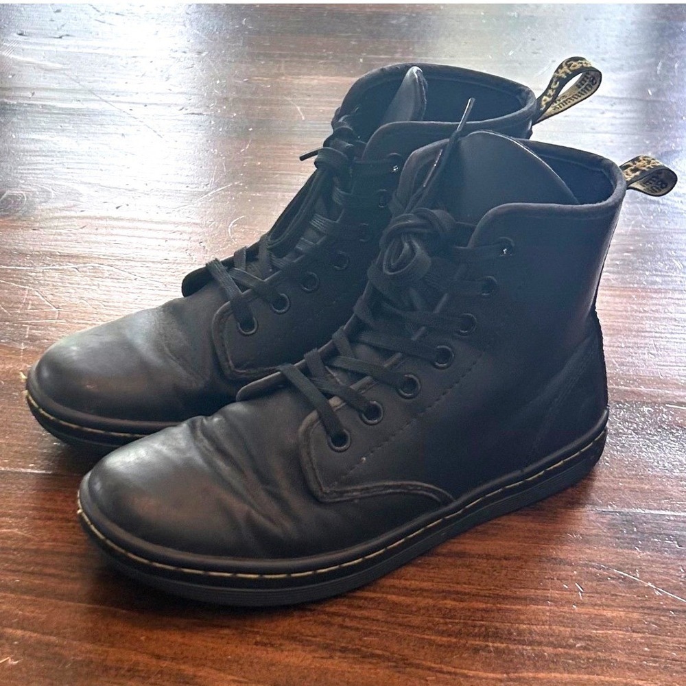 Dr Martens Shoreditch Black Leather Combat Boots Women's Sz 6 Moto Ankle Classic